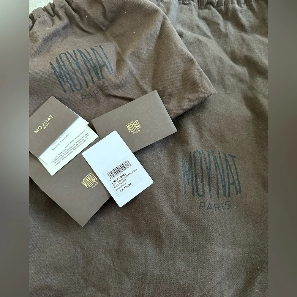 Like New MOYNAT OH! Tote and Pouch - Picture 9 of 9